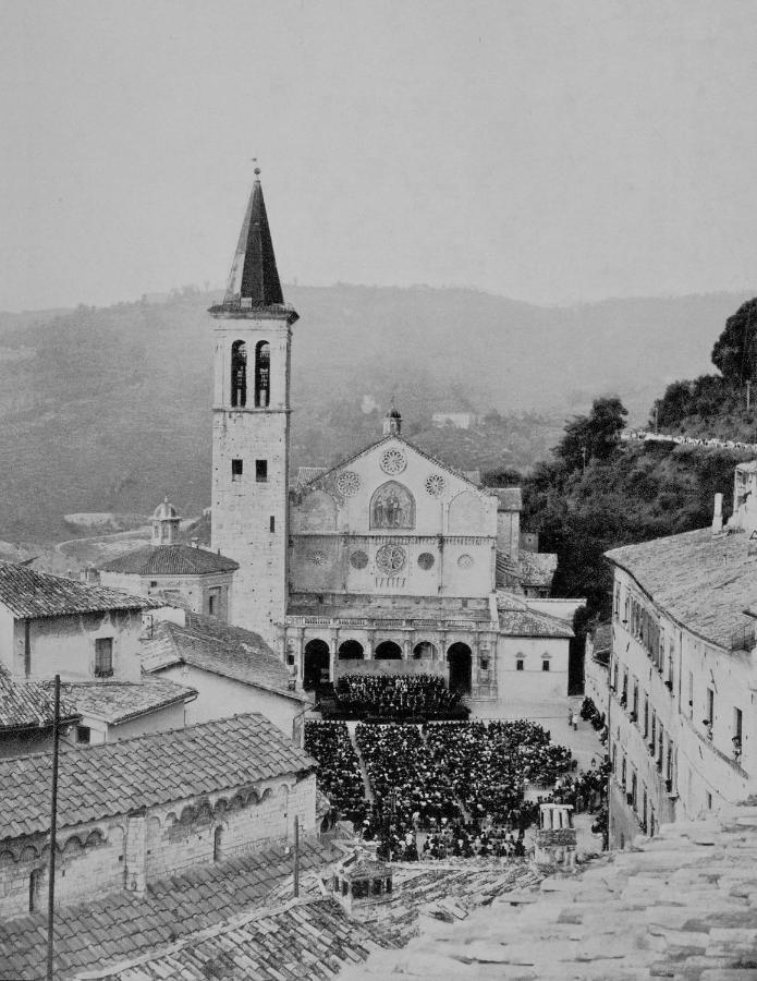Azzi B&B Comfortably, In The Quietness Of The Perugia Historical Centre Экстерьер фото